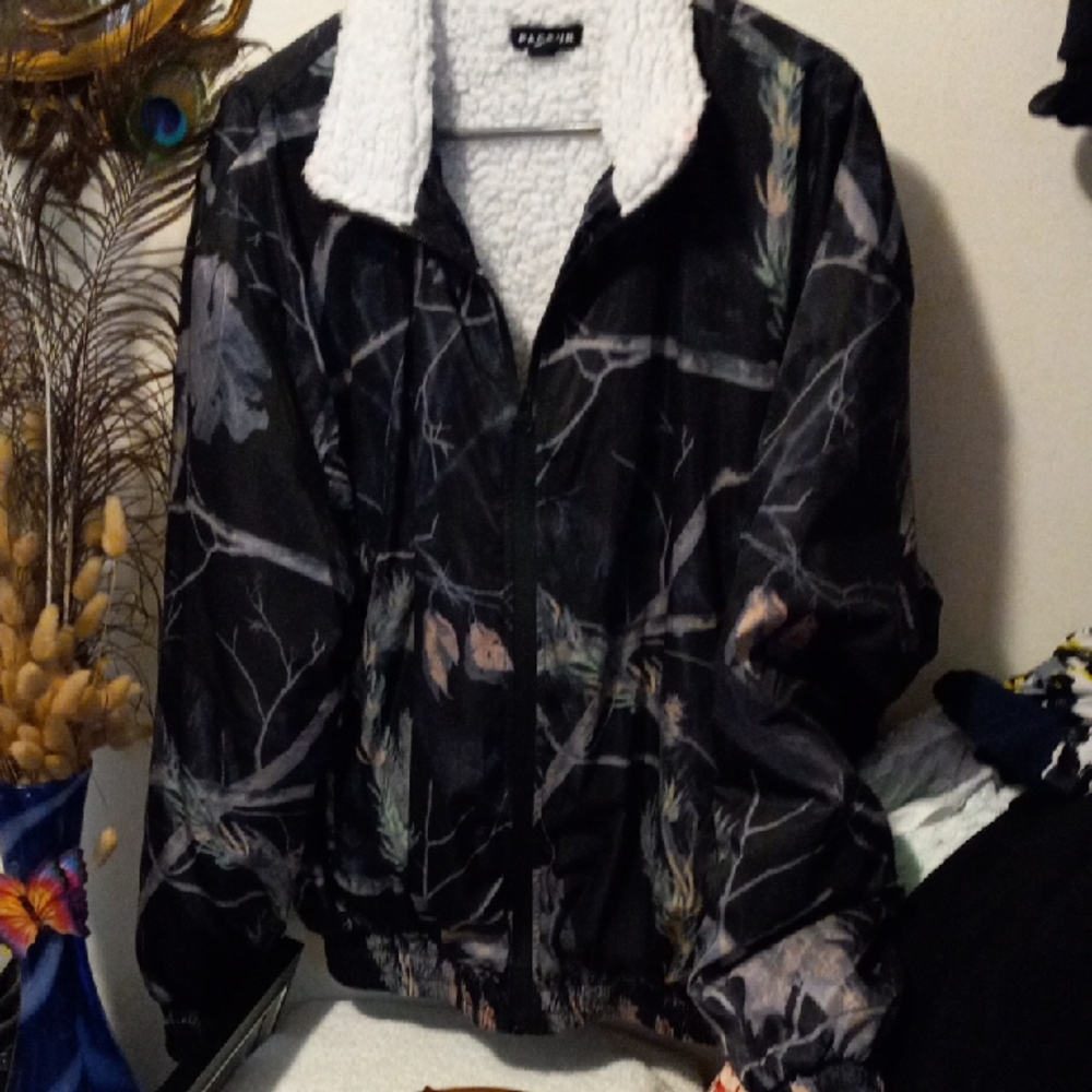 PacSun Black Printed Bomber Jacket with White Sherpa Collar And Lined Pockets